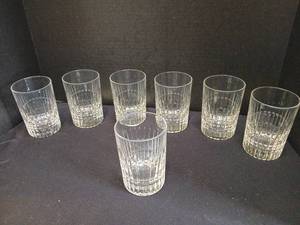 lot 1355 image: 7-Piece Clear Glass Drinking Glasses Set with Vertical Stripe Pattern