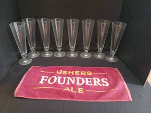 lot 1360 image: Ushers Founders Ale 8 bar towel with  Footed Pilsner Glasses