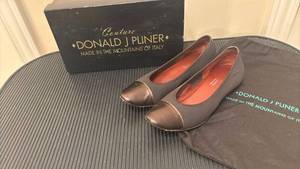 lot 1411 image: Donald J Pliner Couture Womens Ballet Flats Made in Italy size 8
