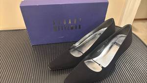 lot 1427 image: Stuart Weitzman Womens Pumps Size 8 B