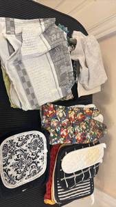 lot 1451 image: Kitchen Towels and Pot Holders