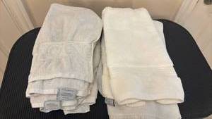 lot 1456 image: Seven Hand Towels