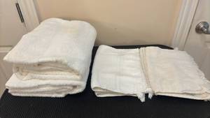 lot 1466 image: Towels and Wash Clothes