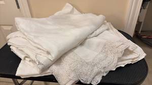lot 1479 image: White Tablecloths