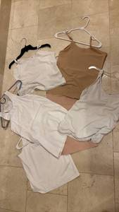 lot 1500 image: White and Beige tanks S M