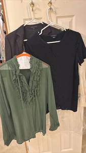 lot 1511 image: Womens Clothing Bundle Theory Twenty 4 Pieces Size M