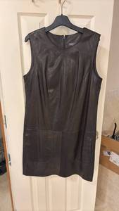 lot 1522 image: Vince Sleeveless Leather  Shift Dress Size 8