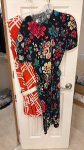 lot 1525 image: The Pinky Promise Womens Dress Bundle 2-Piece Floral and Plaid