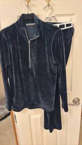 lot 1527 image: Snoskins Navy Velour 2-Piece Track Suit S