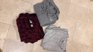 lot 1529 image: 3-Piece  Clothing Bundle Plaid Shirt Gray Textured Shirt