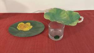 lot 2049 image: Decorative Tableware Set with Leaf Plates and Glass Bowl