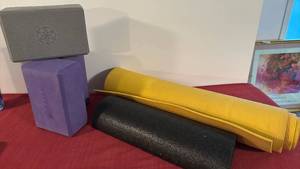 lot 2148 image: Gaiam Yoga Block and Mat Lot 4 Piece Set