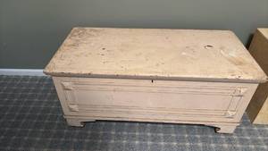 lot 2150 image: Wood Chest with Hinged lid cedar interior 17x38x18