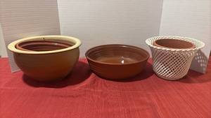 lot 2209 image: Flower Pot Lot