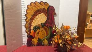 lot 2233 image: Fall Decor Lot