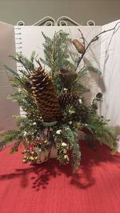 lot 2246 image: Faux Holiday Floral Arrangement