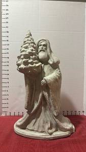 lot 2255 image: Concrete Holiday Decor 19 in