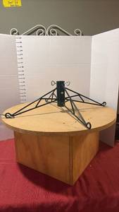 lot 2266 image: Christmas Tree Stand 11x23.5x23.5in