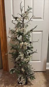 lot 2277 image: Christmas Tree 48 in