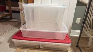 lot 2279 image: Sterilite and Rubbermaid Totes All with Lids Except 1