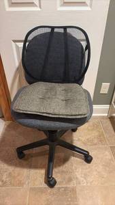 lot 2321 image: Office Chair on Wheels