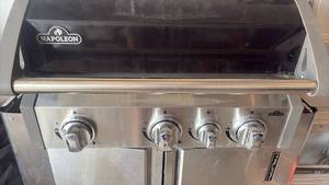 lot 3001 image: Napoleon 4-Burner Grill with Cover