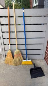 lot 3006 image: 3 Brooms and Dustpan