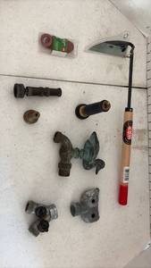 lot 3014 image: Assorted Hose Attachments, Rubber Hose Washers, and Garden Tool