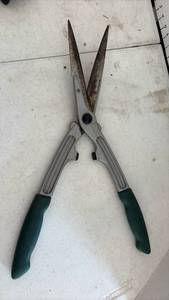 lot 3027 image: Hedge Shears 21.5in