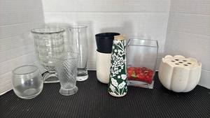 lot 3107 image: Glass Vases, Ceramic Containers, Decorative Items