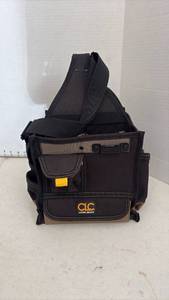 lot 3209 image: CLC Work Gear Tool Bag