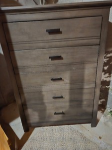 lot 928 image: Dresser with 6 Drawers.  Located in basement.     47.5 x 35 x 21