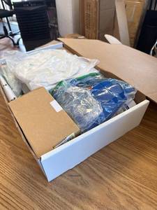 lot 9256 image: 19x12x5 mystery box
