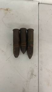lot 17 image: 3 Vintage Ammunition Rounds Cartridges