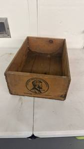 lot 67 image: Lincoln Paints and Varnishes Wooden Shipping Crate ICC Spec N-2