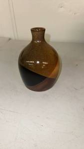 lot 71 image: Ceramic Decorative Vase with Glazed Finish