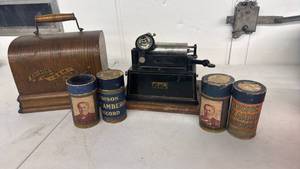 lot 74 image: Edison Gem Phonograph with Cygnet Horn and Edison Amberol Records Lot