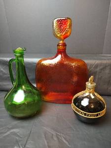 lot 213 image: Vintage Decorative Glass Decanters