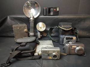 lot 227 image: Vintage Camera Collection with Flash Units and Accessories