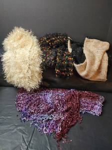 lot 232 image: Winter Fashion Scarves
