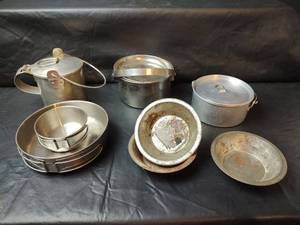 lot 243 image: Military Mess Kit & Field Cookware