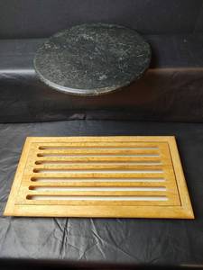 lot 248 image: Green Marble Lazy Susan 12in dia. and Bamboo Bread Board with Crumb Catcher 18 x 9.5