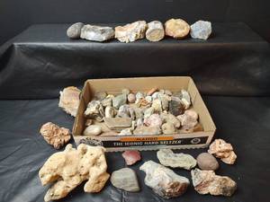 lot 274 image: Rocks and Minerals