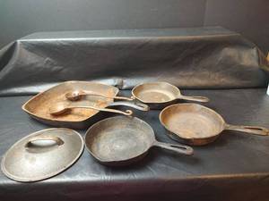 lot 282 image: Cast Iron Cookware