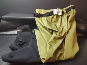 lot 286 image: White River Fly Shop Fishing Waders Size M with Neoprene Wading Socks