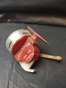 lot 291 image: Vintage Compac Clipper Model No. 36 Spin Cast Fishing Reel