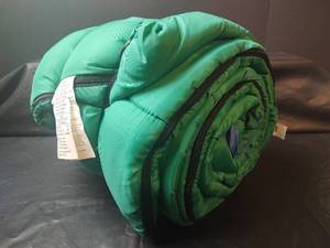 lot 298 image: Exxel Outdoors Sleeping Bag 33x75 Polyester Fill