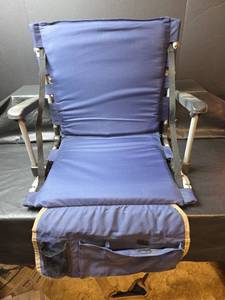 lot 324 image: Portable Folding Camp Chair with Storage Pockets