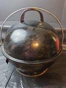 lot 331 image: Spherical Kettle Grill with Dome Lid and Grates