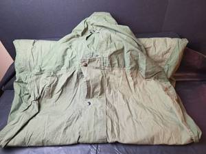 lot 336 image: Military Sleeping Bag Case M-1945 Water Repellent DSA 100-67-C-3864